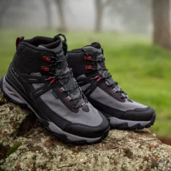 Traverse Mid Waterproof Hiking Boot